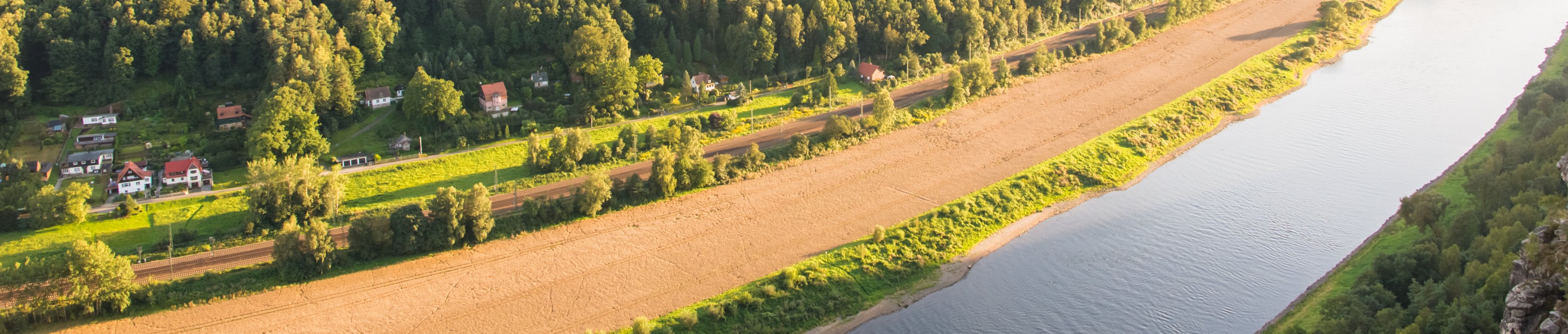 river-elbe-in-the-elbe-sandstone-mountains-2021-08-26-22-31-18-utc