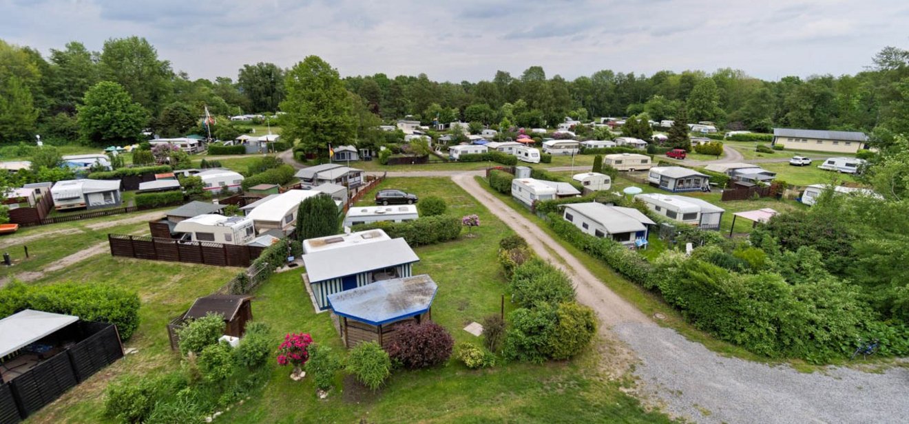 knaus-campingpark-oyten-luftbildaufnahme-dauercamping-stellplaetze-01